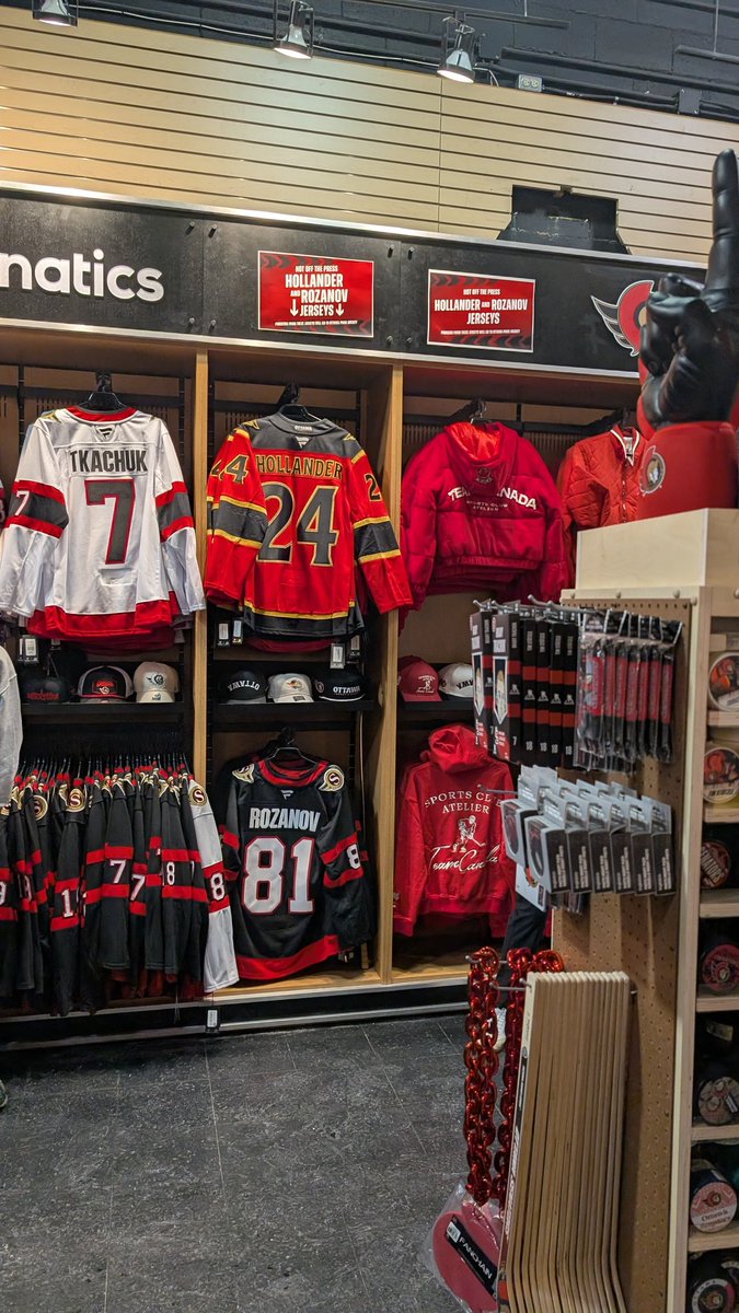 JBen2A's tweet image. Love this @Senators !!!
All proceeds from Rozanov and Hollander jerseys are going to Ottawa Pride Hockey!!!!!!!
Merci @SenateursLNH 🫶🏻