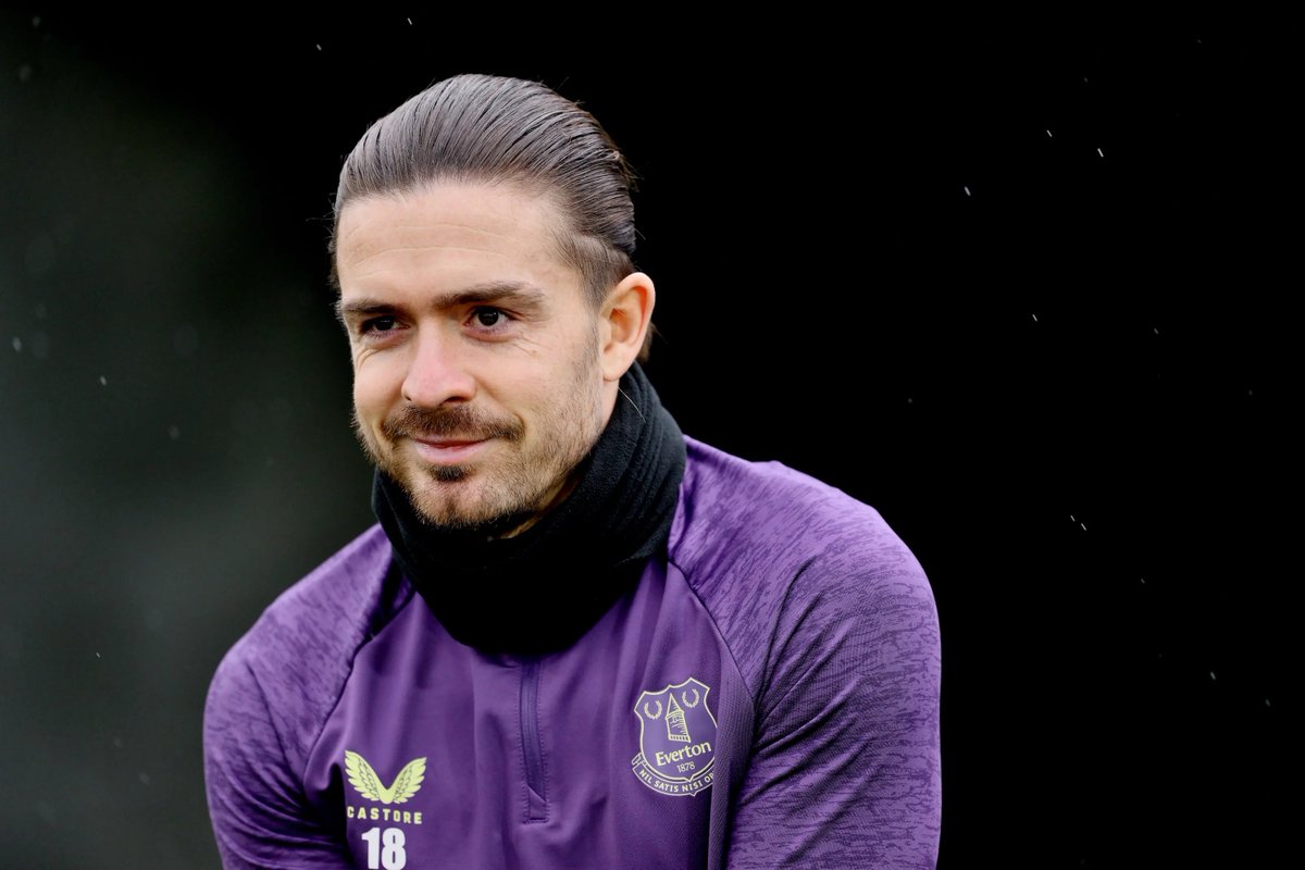 🚨ITS MATCHDAY!🚨

🟣Aston Villa vs Everton🔵
🏆Premier League
🏟️Villa Park
🕟16:30 GMT Kick-Off
📺Sky Sports

🤔Score Predictions Blues 👇