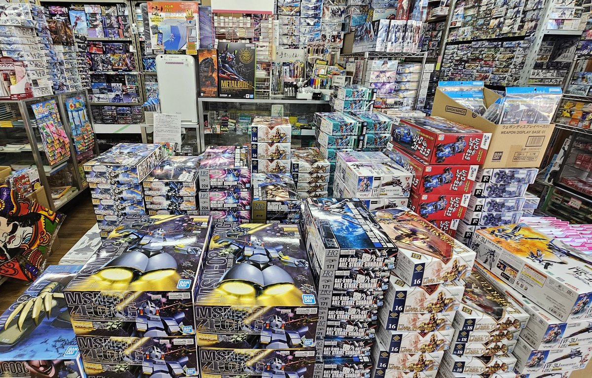 BANDAI再入荷並べました。 個数制限あります。 皆様のご来店お待ちして