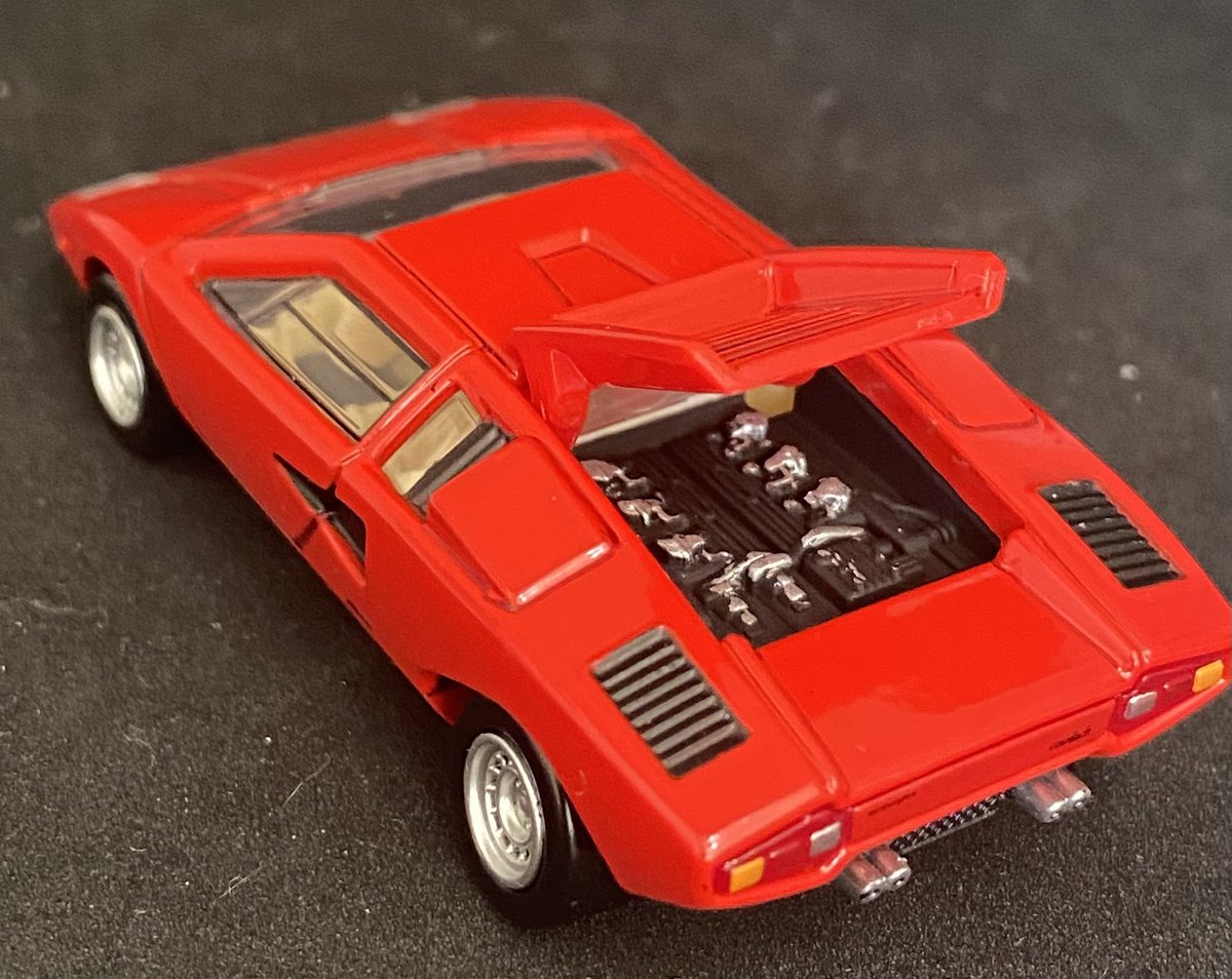 jyonagino's tweet image. トミカプレミアム｢ランボルギーニ・カウンタックLP400｣スーパーカーと言えばこのスタイル♪たまらん未来感がいい！！
ライト開閉とエンジンフード開閉ギミックあり(☆&amp;gt;ω&amp;lt;)

#トミカプレミアム
#ランボルギーニ・カウンタック
#LP400