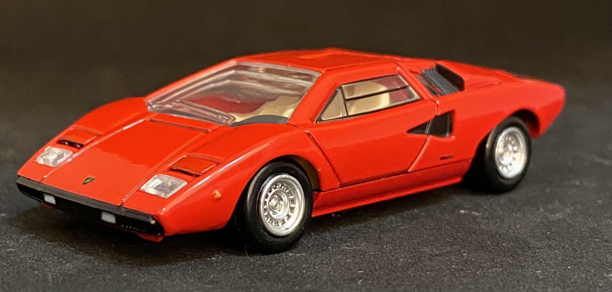 jyonagino's tweet image. トミカプレミアム｢ランボルギーニ・カウンタックLP400｣スーパーカーと言えばこのスタイル♪たまらん未来感がいい！！
ライト開閉とエンジンフード開閉ギミックあり(☆&amp;gt;ω&amp;lt;)

#トミカプレミアム
#ランボルギーニ・カウンタック
#LP400