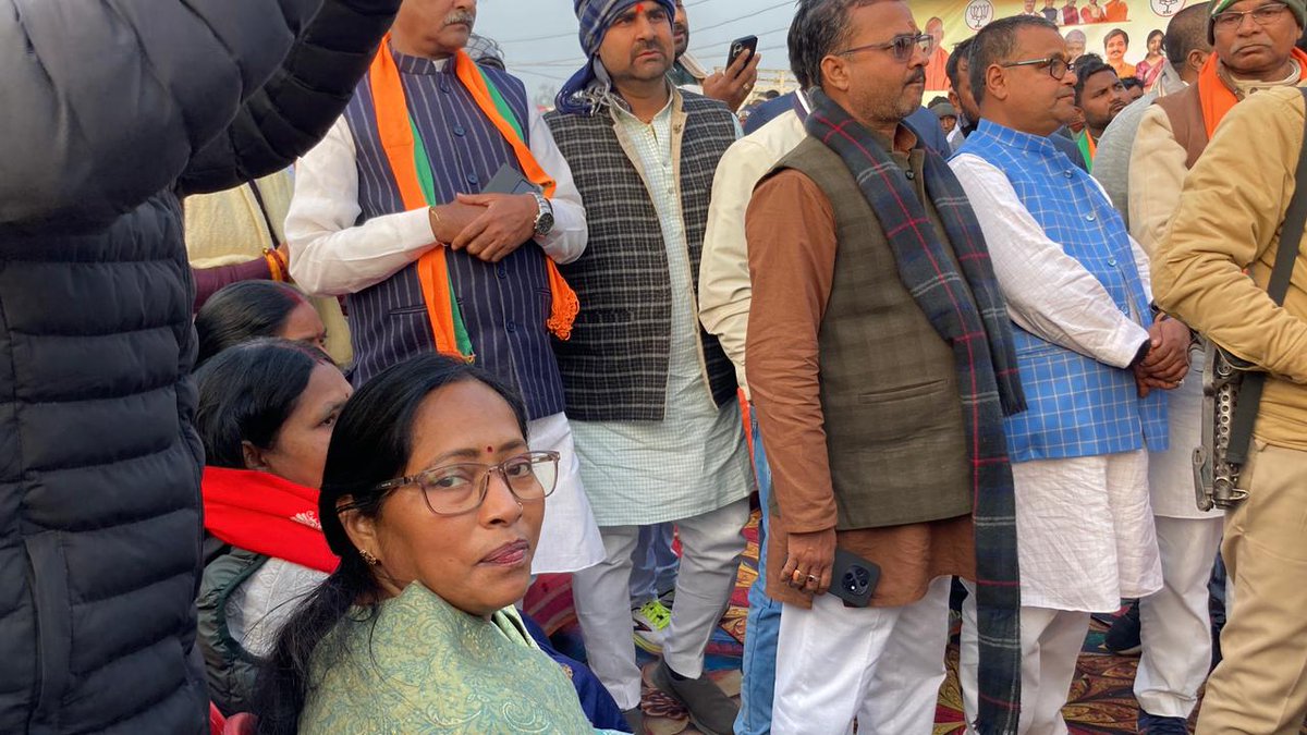 BhardwajLalsa's tweet photo. तारीफ करना सीखना 
          होगा ,
    शिकायतो से 
जिंदगी नहीं कटती!
  🌞सूप्रभात🌞 https://t.co/27axTUOCTw