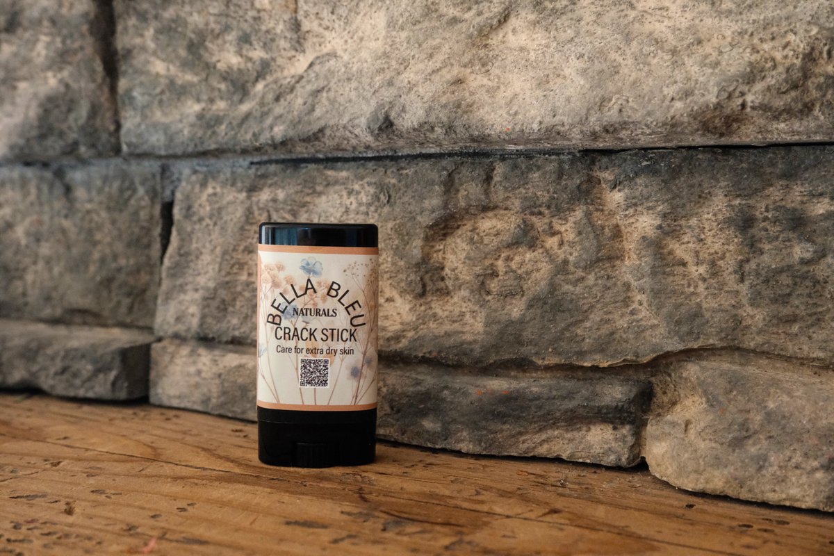 bbleunaturals's tweet image. Monday's Giveaway from @bbleunaturals and @JohnDParody is to beat the winter chill and reclaim your glow! ❄️

🥈2 winners will receive:
🌠Tallow Whip, Crack Stick and Lip Balm
Men's or Women's varieties depending on the winners

🎯 Follow us @bbleunaturals and @JohnDParody 
🎯…