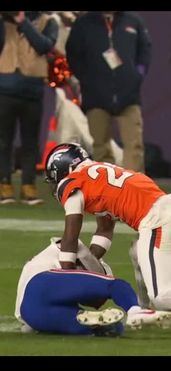 Bernie Lomax tweet media