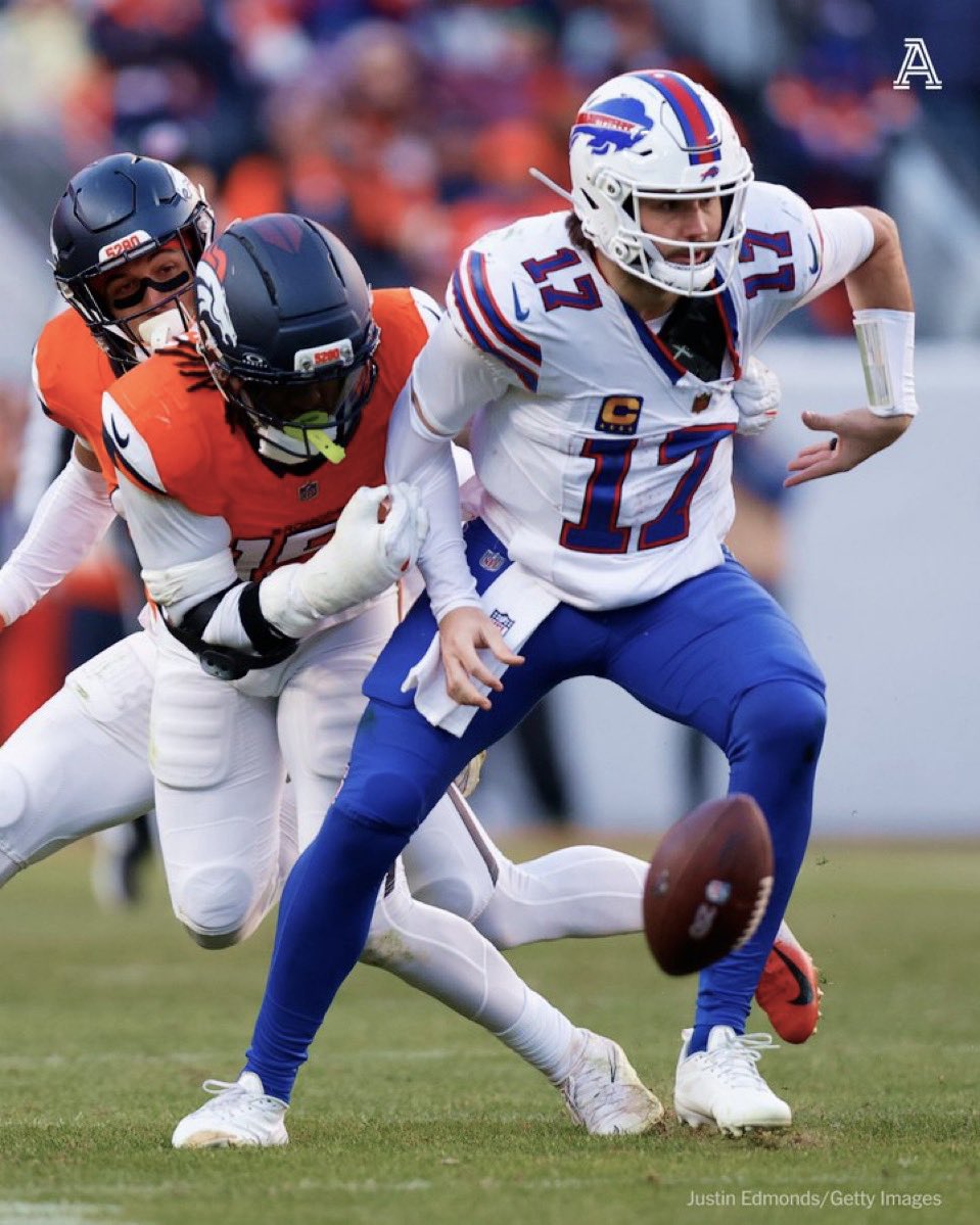 PhilaFanCentral's tweet image. - OT rules changed just for him
- Built-in excuse every time he loses to KC (4x)
- 4 turnovers today, overthrew game-winning TD
- 7th year in playoffs, STILL can’t reach a Super Bowl

Josh Allen is the most overrated, overpraised “elite” QB of this era