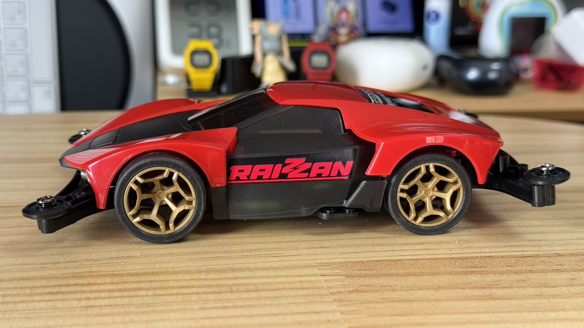 a1ma's tweet image. RAIZZAN作ったよ
架空実車としては現実にありそうすぎるラインだし出てたら買ってたなまである
いやーちょっとコースまで走らせに行きたいぞコレは