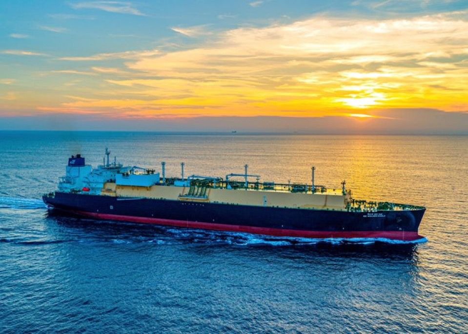 🇰🇷 SOUTH KOREAN SHIPPING GIANT SWITCHES ENTIRE FLEET TO STARLINK

Korea Line Corp, the shipping branch of SM Group, wrapped up installing Starlink on every single one of their 38 ships, bulk carriers, and LNG tankers alike.

They're the first in South Korea's shipping scene to