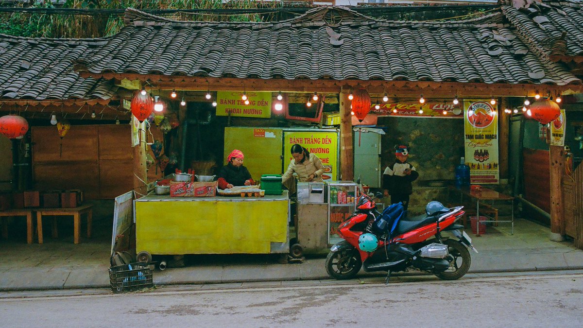 eamonsphotoss's tweet image. vietnam on 35mm film