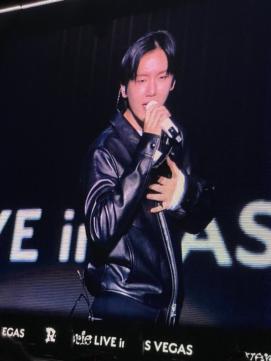 Coco_BBH_xxx's tweet image. 머리색 또 검은색으로...!!!

#백현 #BAEKHYUN