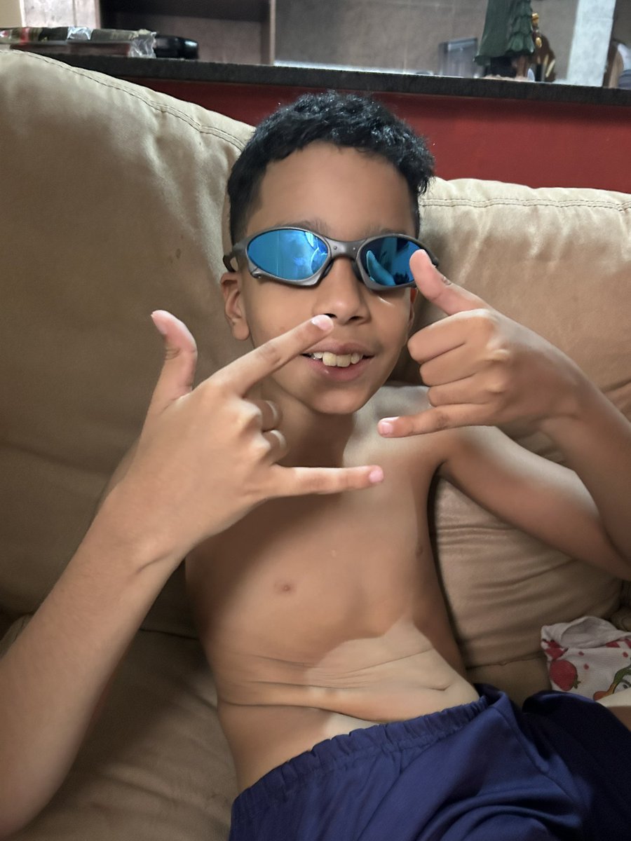 _omclovin's tweet image. lil bro yuri boladao mini eu