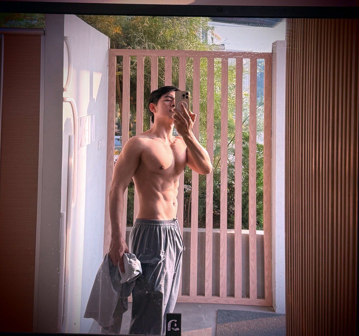 Auzazaabzeed's tweet image. รับวิตามินD ก่อนครับ🥰💪