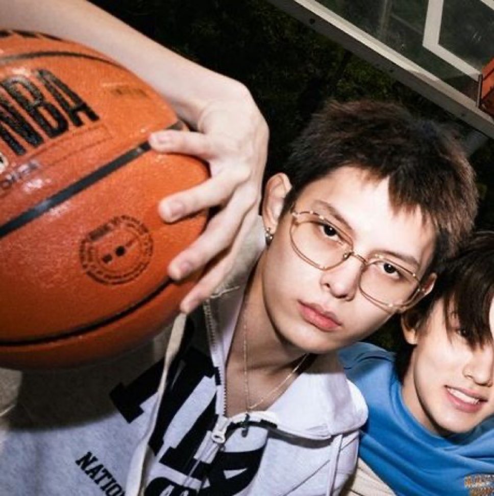 geuracious's tweet image. zhao yufan.