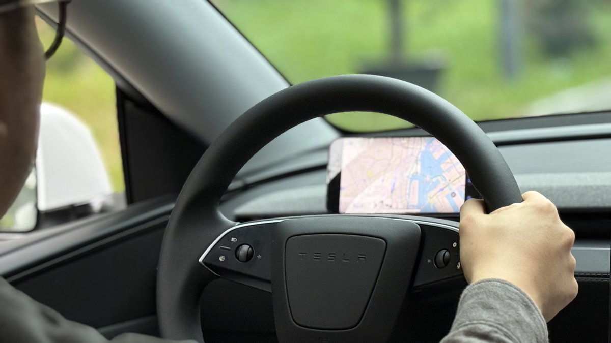 EneHills's tweet image. 車の中って、スマホの置き場に迷うことありませんか🚗

専用の回転台で、限られたスペースでも Dual Magic Ring Pro を安定して設置できますー

#ガジェット #スマホアクセサリー #MagSafe #車内 #カーマウント #ドライブ