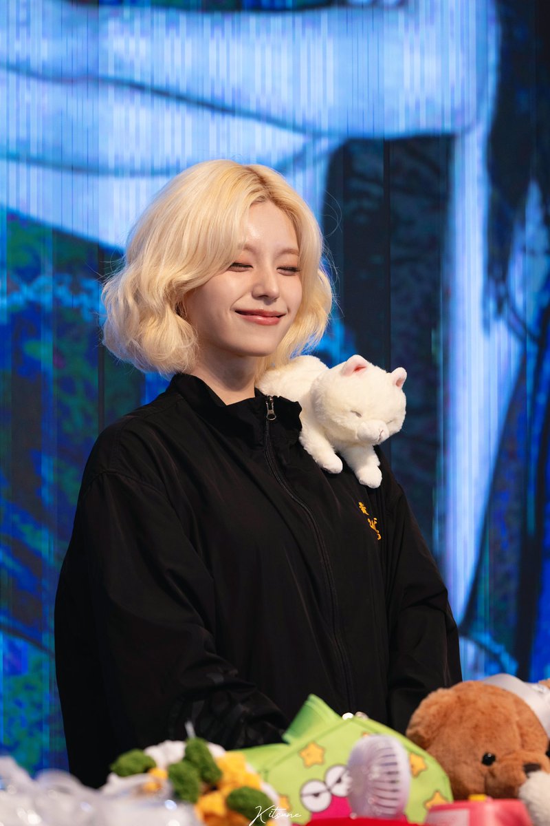 11012026 MS Taipei

#ITZY #있지 #YEJI #예지