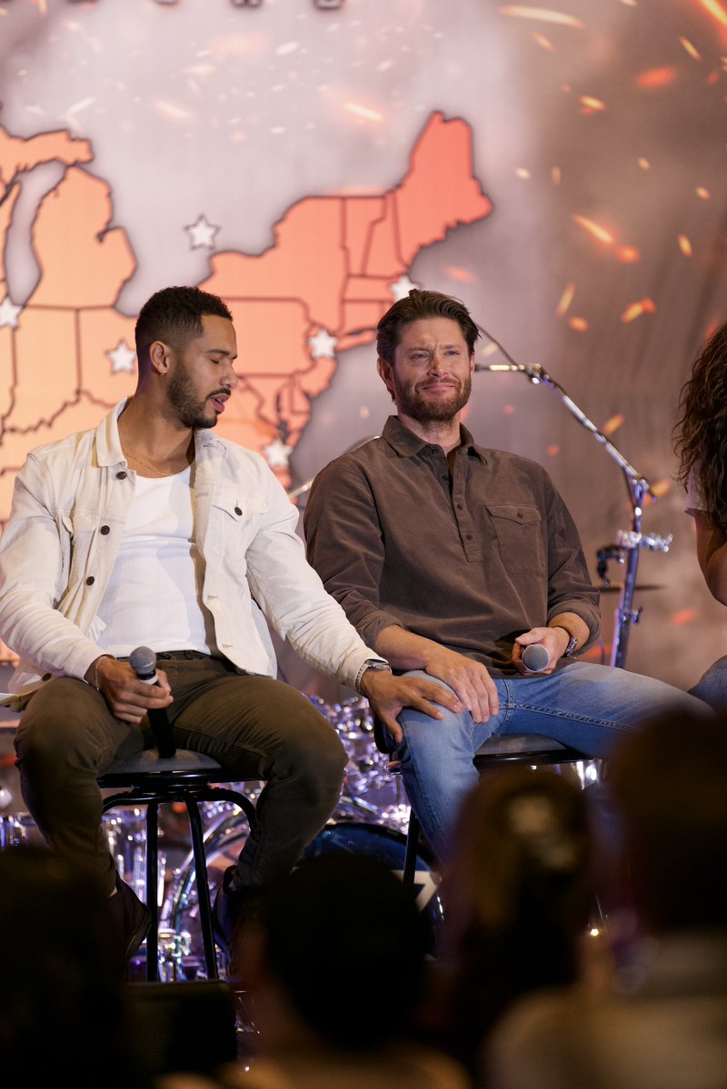 amymariepics's tweet image. mr jensen ackles !! .. crashing the countdown panel at #spnvegas