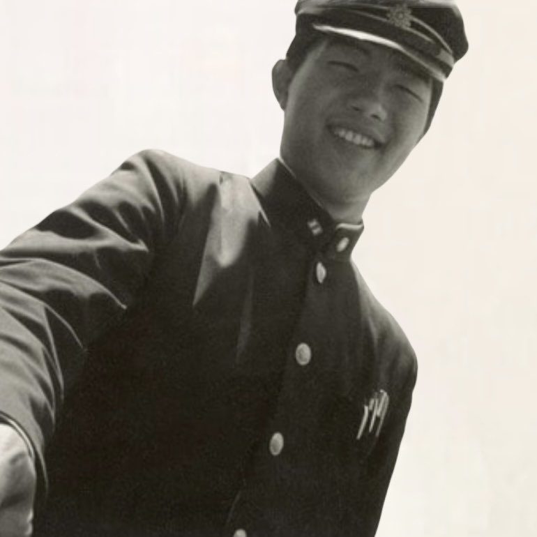 tarao0728's tweet image. 2026年3月12日、萩原健太さん著「幸せな結末 大滝詠一ができるまで」発売決定。1991年8月に大滝さんが"死後公開"を条件に、3日3晩語り尽くしたロングインタビューを軸とした1冊。少年時代の原体験、はっぴいえんど秘話、"ロンバケ"の誕生まで、30年以上の封印を経て出版される。