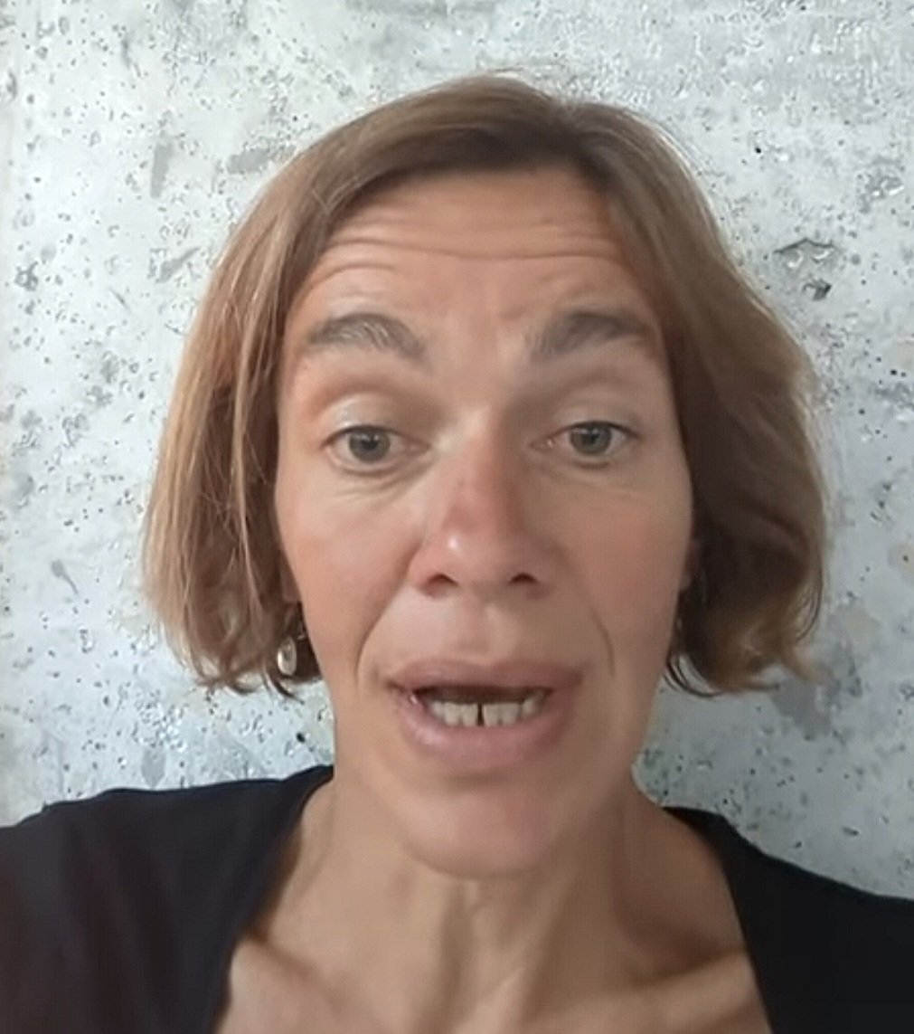 spaceloop23's tweet image. Diese Frau sitzt für die SED (die Linke) im sächsischen Parlament. Sie freut sich über politisch motivierten Vandalismus gegen einen Streamer, weil dieser eine Demonstration dokumentierte.