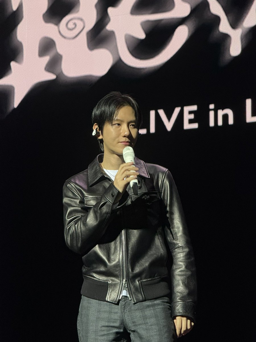 boxianbaozi's tweet image. BYUN BAEKHYUN OH MY GODDDD