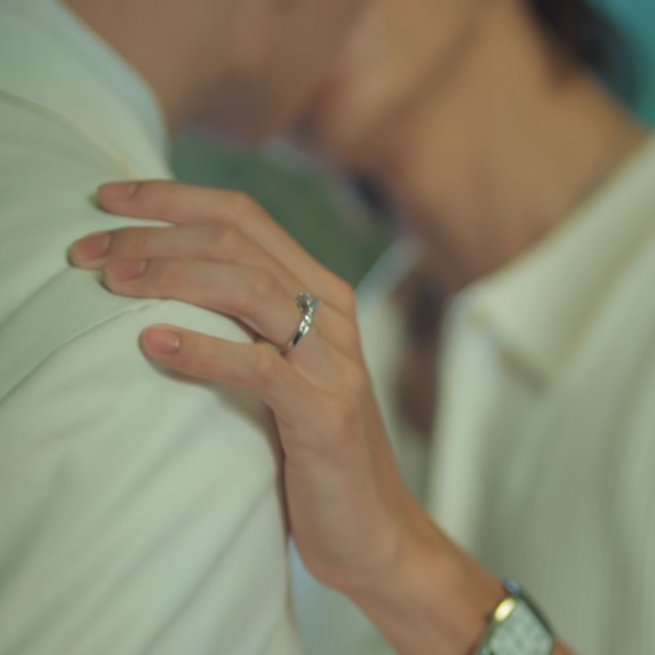 pnaravitang's tweet image. I'm so normal about the matching wedding rings btw 

#MeAndTheeSeriesFinalEP