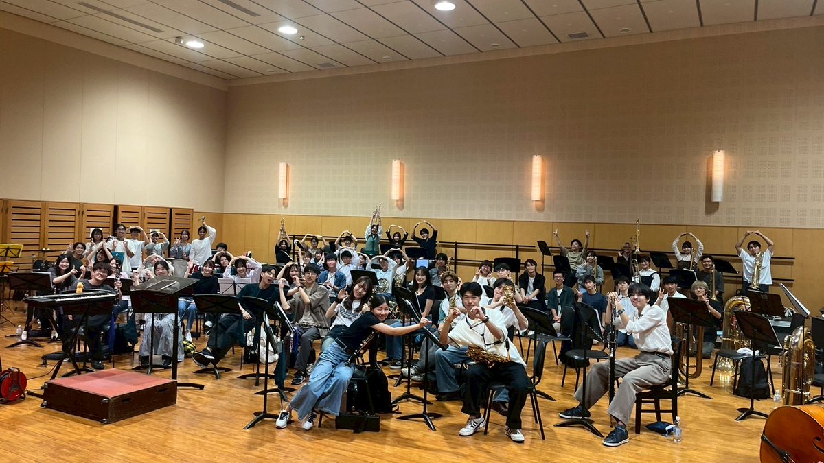 fuk_civic_hall's tweet photo. 1月24日（土）大ホールにて開催される「九州大学吹奏楽団第61回定期演奏会」当日の開場前に、エントランスホールにて木管アンサンブルによるウェルカムコンサートを開催します！

そして定期演奏会では、吹奏楽オリジナル作品からポップスアレンジまで幅広いジャンルの楽曲を取り上げ、力強いシンフォニーから、耳馴染みのある曲まで、学生ならではの若さあふれる演奏をお届けします。ぜひお越しください！

「九州大学吹奏楽団 木管アンサンブルによるウェルカムコンサート」
【日時】1月24日（土）開演14：15
【会場】福岡市民ホール　2階エントランスホール
【料金】無料

@kusb_official 
#fukuokacivichall
#福岡市民ホール
#ロビーコンサート
#九州大学吹奏楽団
#KUSB