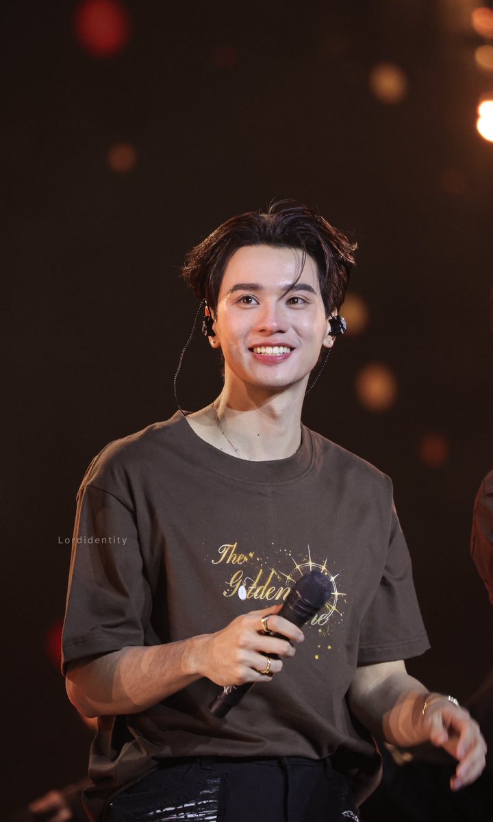 lordidentity's tweet image. ความสุขมันล้นออกมาจากสายตาเลยนะเจ่งงง

KNP TFO CONCERT
#KhemjiraConcertDay1

@harit_keng #KengHarit
#KengNamping #เก่งน้ำปิง