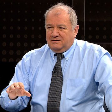 🔹 Enerji Bakanı Alparslan Bayraktar’ın,
“Doğalgaz faturasının %45’i, elektrik faturasının %50’si devletimiz tarafından karşılanıyor.” sözlerine

🔹 Cem Toker:

“Devlet kimsenin faturasını falan ödemez…
Millet, bu bakanın maaşı dâhil, devletin her kuruşluk harcamasının