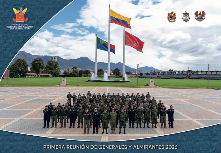COMANDANTE_FFMM's tweet photo. 2/2 Hoy concluyó este encuentro, en el que consolidamos lineamientos estratégicos y fortalecimos las capacidades conjuntas, avanzando hacia un territorio con mayor estabilidad, seguridad y democracia, en plena coordinación con la institucionalidad.

Priorizamos la protección de la población civil y la ofensiva contundente contra las economías ilícitas y los grupos armados organizados. Continuamos con determinación y presencia permanente para garantizar la tranquilidad de todos los colombianos.

Confíen en sus Fuerzas Militares: seguimos cumpliendo nuestra misión constitucional.