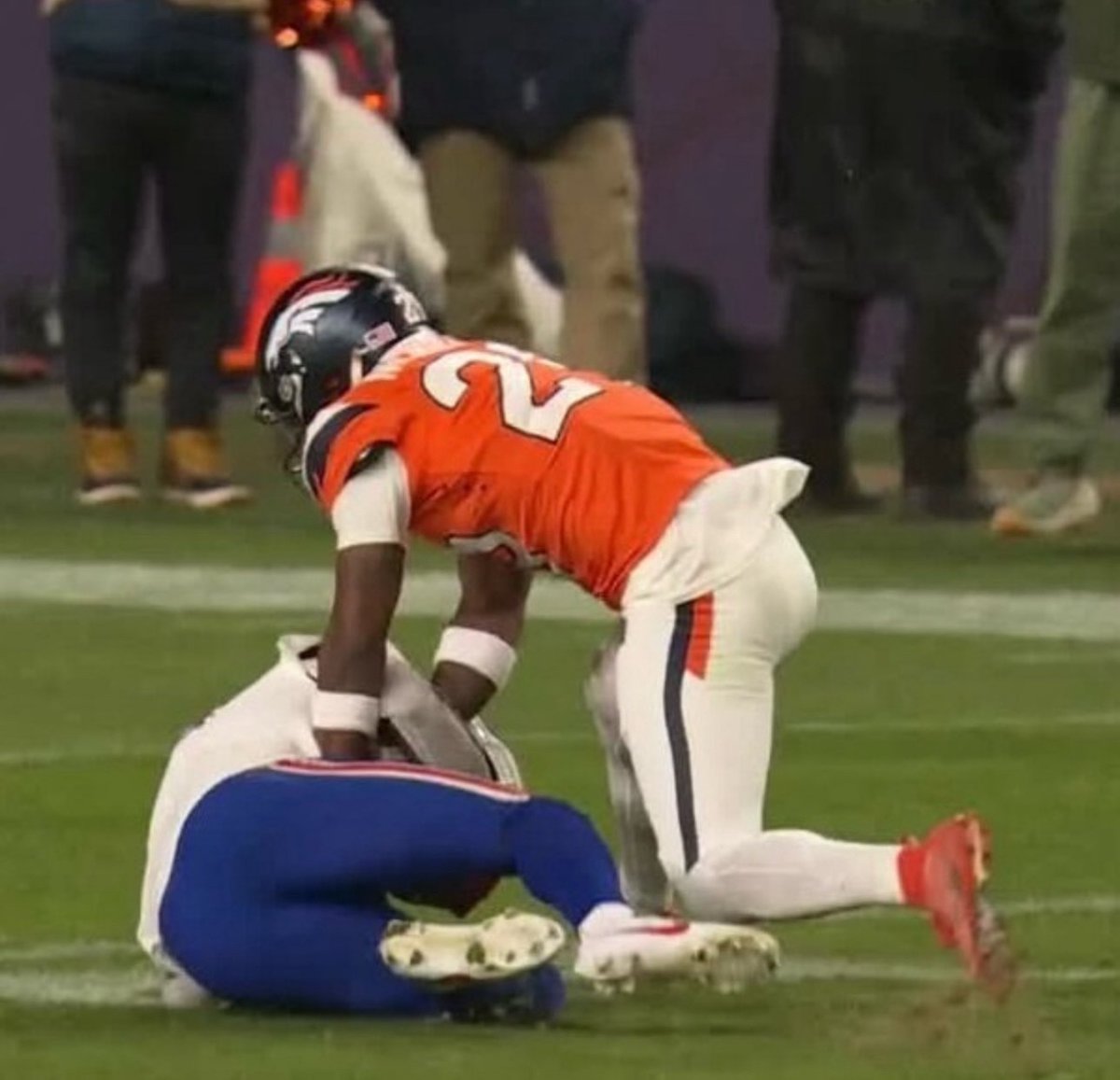 ChrisTrapasso's tweet image. Apparently: Brandin Cooks doesn't have possession here 

...but Xavier Worthy did in last year's AFC title game