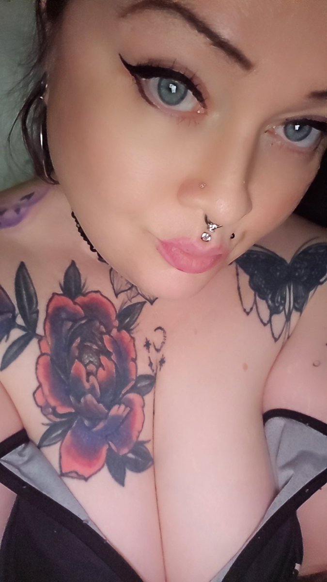 Caramia_Addams's tweet photo. Who wants my OnlyFans??
Short, thick and tatted goth babe!

🥵 Free and Paid content
😍 Custom requests
😈 Live Private Shows
..... Tell me how I can make your fantasy about me come true 💋

https://t.co/Je2XbiQfjn https://t.co/l4BXw3nH2x