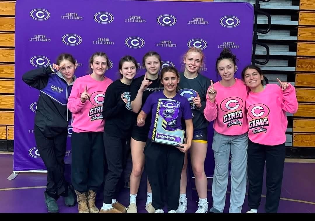 CantonActivity's tweet image. Canton Girls Wrestling takes 1st in the Canton Girls Invite today!  Many great performances on the day.  So exciting to watch! #LittleGiants