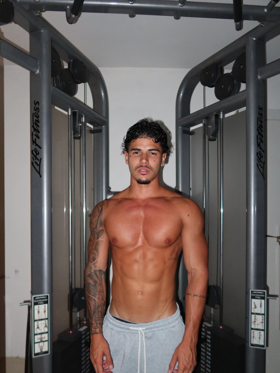 Santa Carmélia tweet media