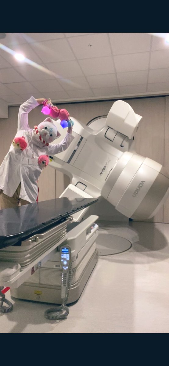 TenhandsomeChen's tweet image. #Overseas35P
#いいみこ
#さくらみこ

ここは放射線治療科の35P。この例えが合ってるか分からないけど、要するにアンチってがん細胞みたいに厄介だから、私たちに任せて！
長い間こんな悪意にさらされて、本当にお疲れさま。今度は私たちが愛と力を届ける番だよ！

みこち、愛してる！帰りを待ってる！