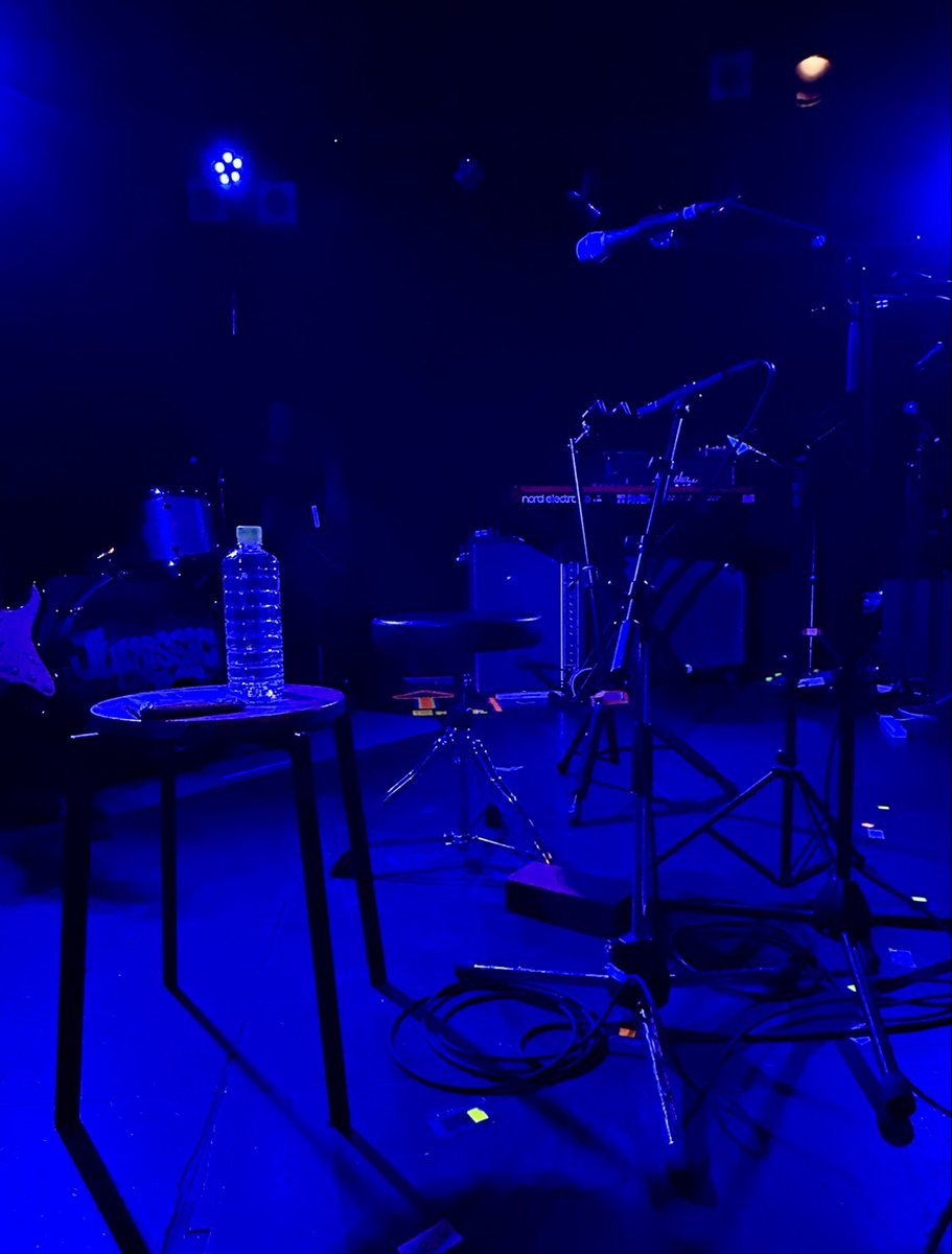 ＜Jurassic Boys Presents.『ON THE WAY BACK HOME vol.4 』BASEMENT BAR

改めて、Jurassic Boys㊗️新譜
大切なお友達の推しバンドと曽我部さんがツーマンって事で楽しみにしておりましたが想像以上に楽しい素敵な「土曜の夜」になりました✨ありがとう