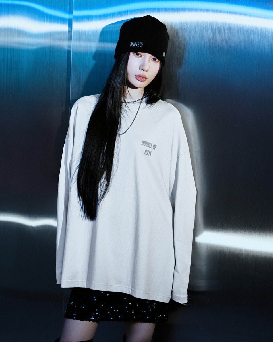 CxM [DOUBLE UP] LIVE PARTY Merch.
📸 CONCEPT PHOTO (1/4)

🪩 상품 공개: 2026. 1. 18. 11AM(KST)
📅 판매 오픈: 2026. 1. 19. 12PM(KST)
📍 <a href="/weverseshop/">Weverse Shop</a>

#CxM #에스쿱스X민규 #SCOUPSxMINGYU
#DOUBLE_UP