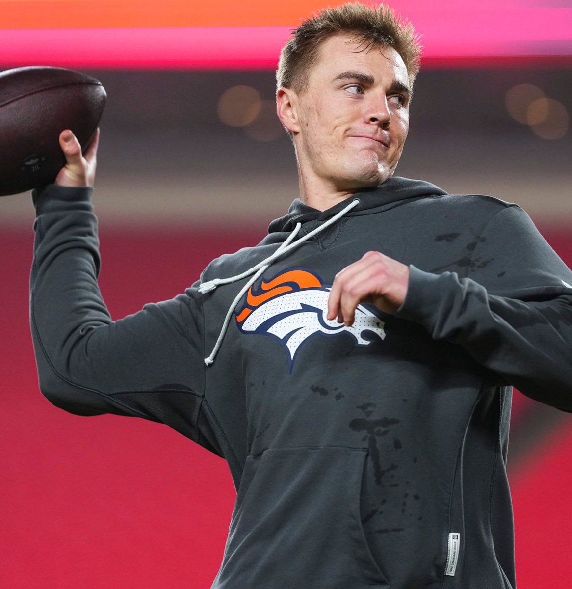 KalshiSports's tweet image. The Broncos AFC Championship odds just fell by 20% on Kalshi after losing Bo Nix to a broken ankle.

The Patriots are now the overwhelming favorites.