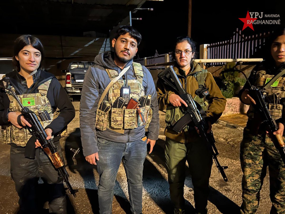 hebunor's tweet photo. Di Nav Berxwedanîya Dêrazorê  Çend Wêneyên Hêzên YPJ’ê û QSD’ê #YPJ https://t.co/tDNq9lttZn