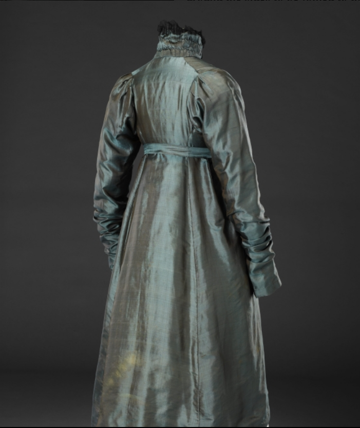 plummie9's tweet image. Pelisse, early 1810s

Shot silk twill, trimmed with silk and metal

John Bright Collection
#FashionHistory