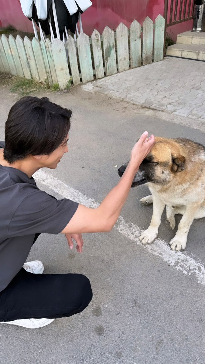 SakuraItohJoan's tweet image. “Drops of God” 「神の雫」🍷
シーズン2 公開までいよいよカウントダウン✨⑤ 
🇬🇪本当に沢山のロケーションで撮影してくれたんだなぁとしみじみ(載せきれない)。Wrap Upもチームの良い雰囲気が伝わってきてたね♡

#神の雫 #DropsOfGod #山下智久