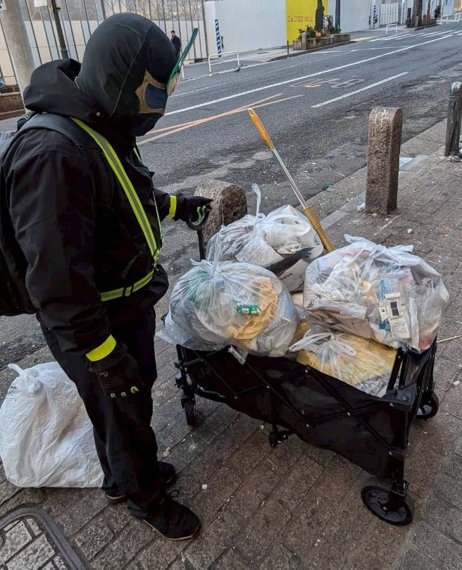 ｢鬱病を抱えながらどうして何年も頑張れるんですか？｣と聞かれた。

正義感、継続の大切さ、色々な理由があるのですが、本音を一つ選ぶと...

『頑張った分や続けた分の“ありがとう”をくれる人達が身近にもネットにも沢山いるから』です！

鬱病の私には最大の薬！
いつも生きる力をありがとう！！