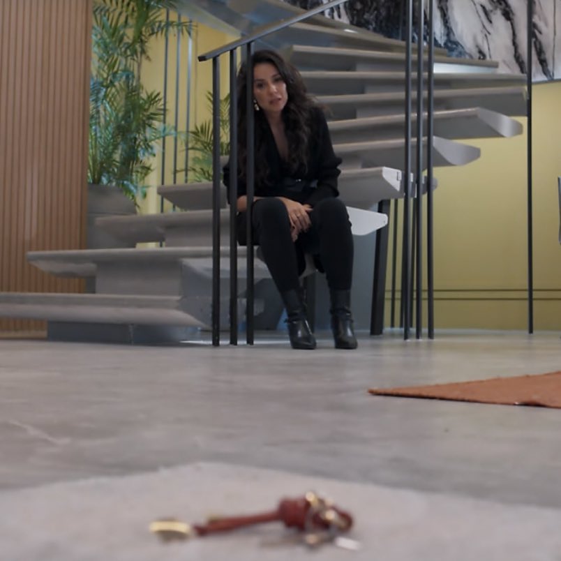 simbitzer's tweet image. E Aqui Lorena se liberta, jogando as chaves da gaiola dourada em que vivia!
Alanis, que grandona que vc é!!👏🏻👏🏻👏🏻
#TrêsGraças #lorena