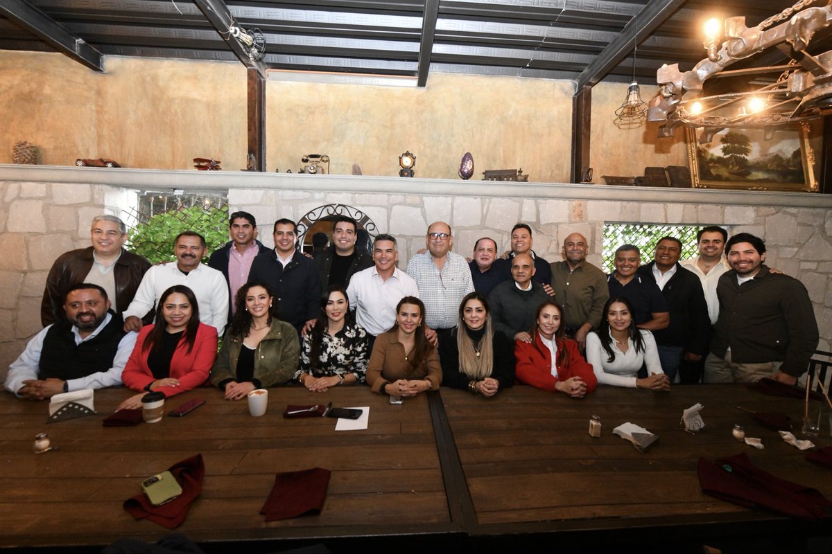 Cuando hay unidad, hay futuro.
Hoy el priismo nacional y estatal se encuentra con un mismo objetivo: defender la grandeza de Durango con un <a href="/CDE_PRI_Durango/">PRI Durango</a> gigante, inmortal y con el corazón bien puesto en su gente. 🔴