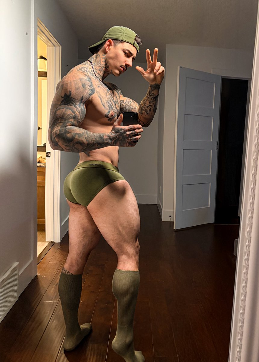 jakipz's tweet photo. What do you rate my outfit 😳..?
TREAT yourself 😈🔞👉 https://t.co/aIrzpyUgee https://t.co/QXyfbcobQw