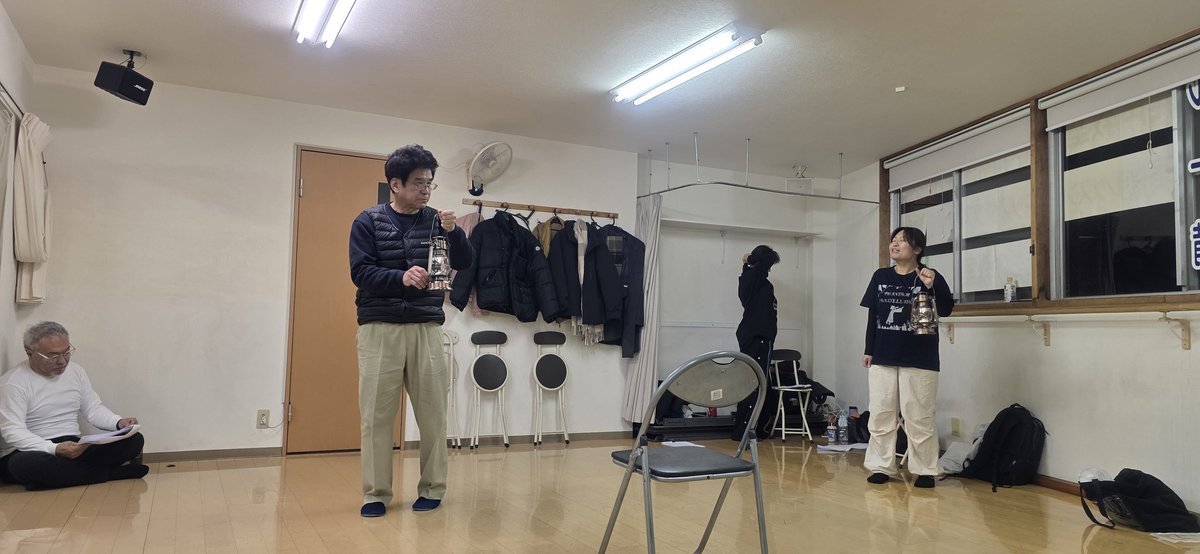 ryuseigun_com's tweet photo. 昨日は流星群稽古でした！
先週役が決まって、さっそく立ち稽古です！
前回とはまた違った配役、全く違う結末になっているので、前回ご覧いただいた方も楽しんでいただけると思います✨
どんどん予約埋まってきているので、検討されている方はお早めにご予約お願いしますー！ https://t.co/ONNVDOJCUV https://t.co/A3tG5IJbLJ