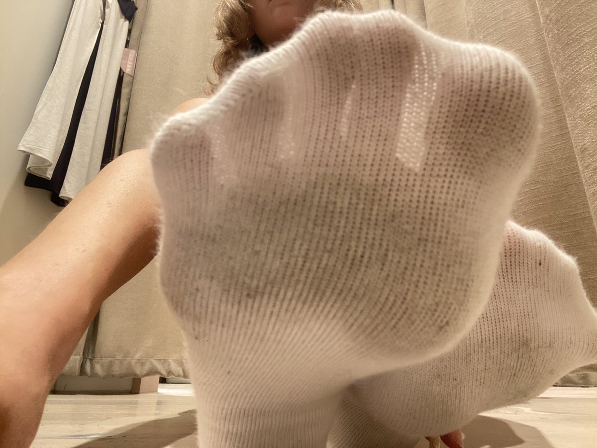 cate5263's tweet photo. ughhhh i've been sweating in these all day 😵‍💫🤭 https://t.co/bzHBEMRXTA