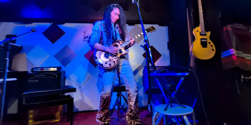 metal_dio's tweet image. 人生最高の新年会🤘
 #キャプテン和田 誠さんと #若井望 さんのトークは大爆笑の嵐😆
若様制作中デモ音源2曲は超絶に良くて完成が楽しみ！
期待されていたキャプテンの大熱唱!!
さらにこれを実現するための交換条件として若様が"2億4千万の瞳"を歌う🤣
素晴らしかったので新作にボートラ収録を😊
#wrpr