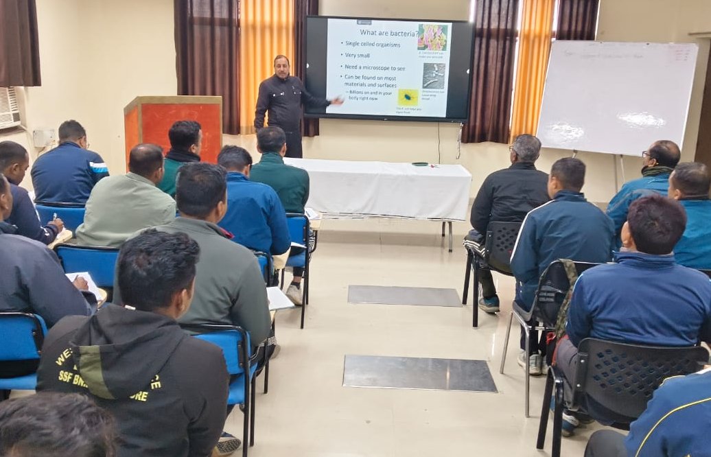 08NDRF's tweet image. Deep learning of every chapter ensures perfect application in critical situations . WB &amp;amp; UKD SDRF personnel are undergoing CBRN Course at 8th NDRF, enhancing preparedness for effective disaster response and public safety. #NDRF #SDRF #CBRN #Training #DisasterManagement