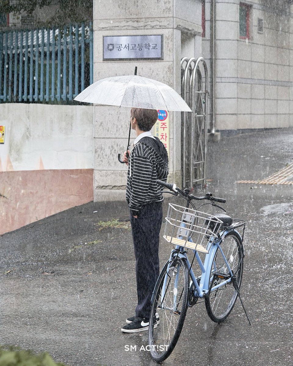 watch__jj's tweet image. 첫사랑은 왜이렇게 슬픈걸까요