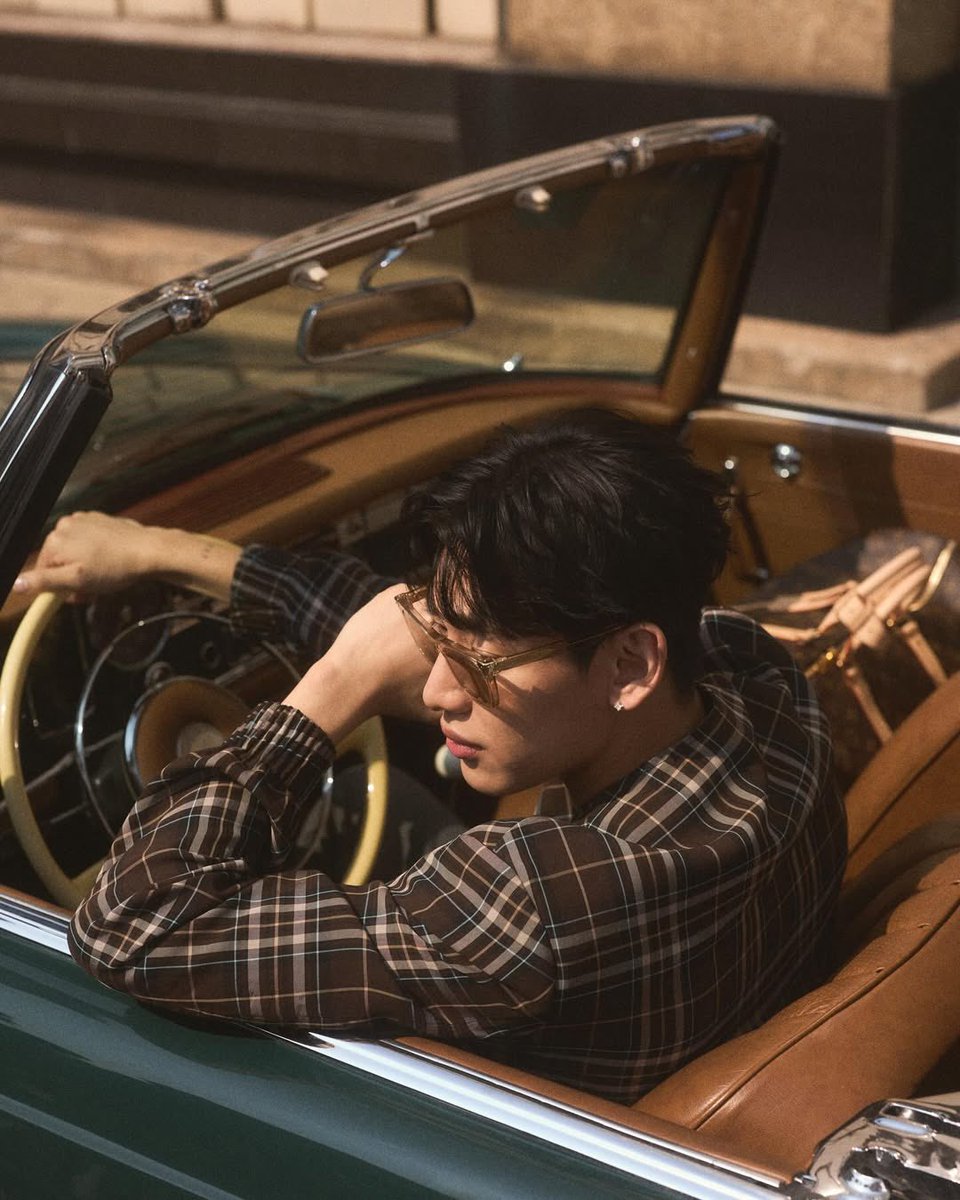 แนะนำทุกคนนะคะเนื่องจากว่าแท็กเราค่อนข้างเยอะตอนนี้หลาย ๆ คนยังคงใช้แค่แท็กหรืออิโมจิโพสต์ติดแท็ก อยากให้ช่วยกันเพิ่มเติมข้อความลงไปในโพสต์อย่างน้อย 10-15 ตัวอักษร เพื่อป้องกันการติดเงาและโดนสแปมกันนะคะ ระวังกันนิดนึงน้า🫶🏻

#LVMenFW26 #BamBam #LouisVuitton <a href="/BamBam1A/">BamBam</a> <a href="/LouisVuitton/">Louis Vuitton</a>