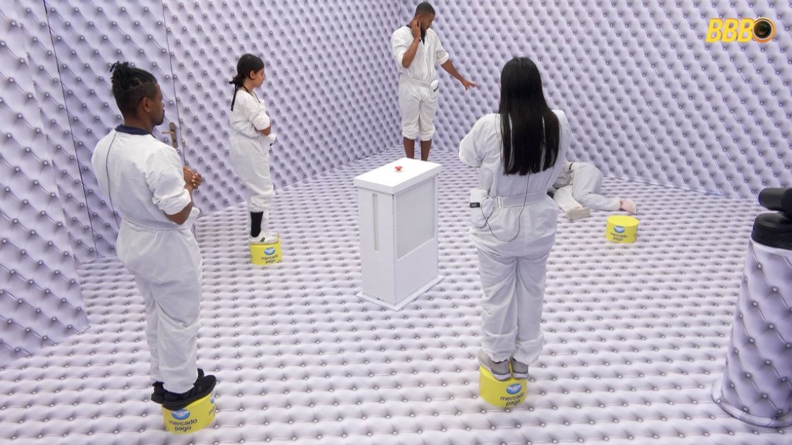 Dantinhas's tweet image. RAFAELA DESMAIOU! #BBB26