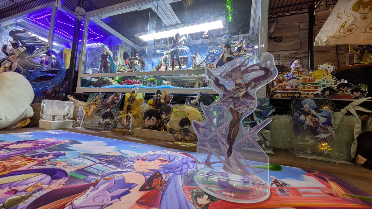 #カフェせかいじゅ で休憩！
めちゃくちゃグッズ揃ってるし、キャストさん勢揃いでのお迎えは一気に引き込まれましたね

どんなフードオーダーしようかな…